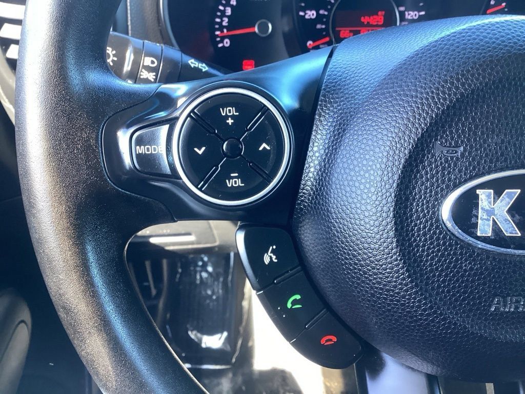 Used 2016 Kia Soul FWD image 17