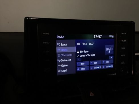 Used 2021 Toyota RAV4 LE AWD/4WD image 13