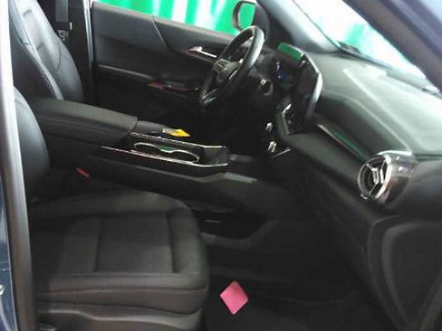 Used 2025 Chevrolet Equinox LT w/ Convenience Package II AWD/4WD image 15