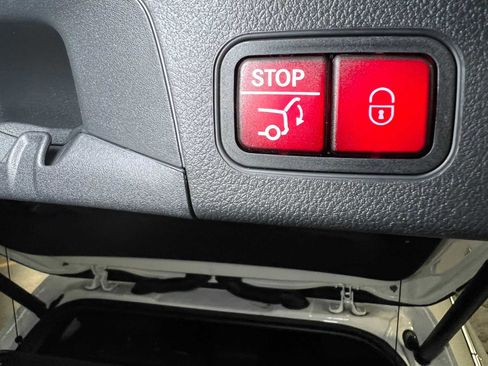 Certified 2025 Mercedes-Benz GLA 250 4MATIC image 18