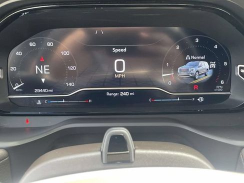 Used 2024 GMC Yukon Denali w/ Advanced Technology Package AWD/4WD image 27