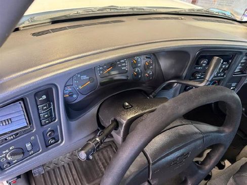 Used 2003 Chevrolet Silverado 2500 LS w/ Skid Plate Package AWD/4WD image 10