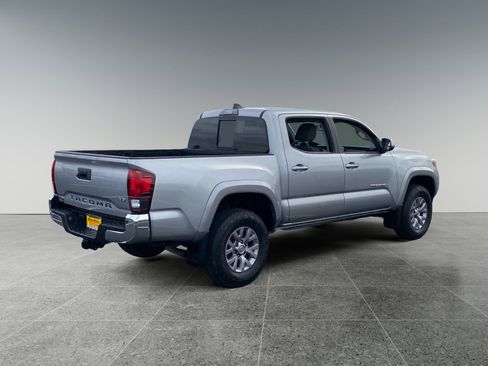 Used 2018 Toyota Tacoma SR5 image 5