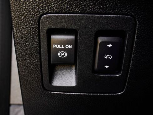 Used 2019 Ford F150 Platinum w/ Equipment Group 701A Luxury image 36