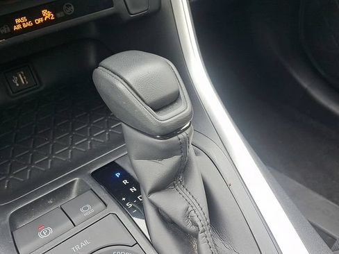 Used 2025 Toyota RAV4 LE AWD/4WD image 14
