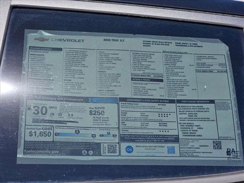 New 2026 Chevrolet Trax LT w/ Sunroof Package FWD image 18