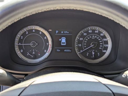 Used 2021 Hyundai Venue SEL image 31