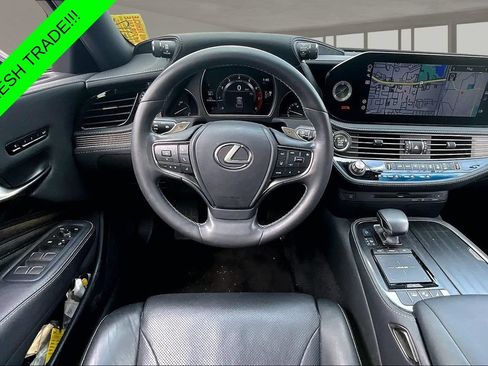 Used 2022 Lexus LS 500 w/ Accessory Package (Z2) RWD image 8