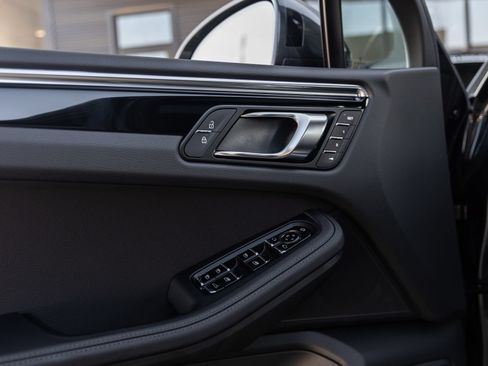 Certified 2026 Porsche Macan S AWD/4WD image 23