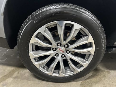 Used 2023 GMC Yukon Denali w/ Denali Reserve Package image 29