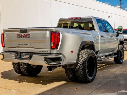 Used 2020 GMC Sierra 3500 Denali w/ Denali Ultimate Package image 10