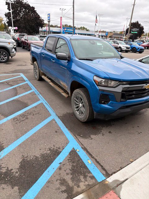 Used 2024 Chevrolet Colorado LT w/ LT Convenience Package II AWD/4WD image 1