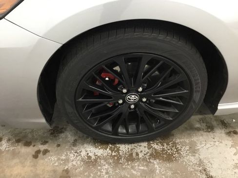 Used 2019 Toyota Camry SE FWD image 4
