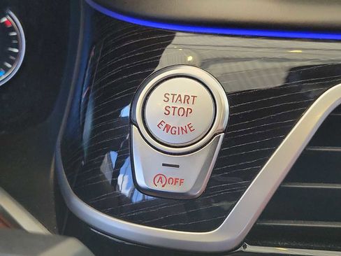 Used 2018 BMW M760i xDrive image 19