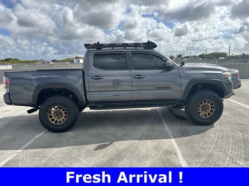 Used 2020 Toyota Tacoma TRD Off-Road w/ Technology Package image 31