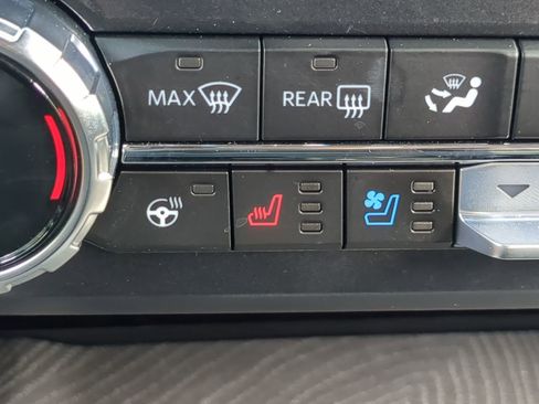 Used 2025 Ford F250 Platinum image 25