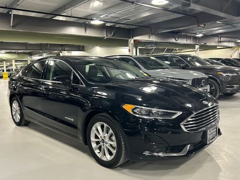 Used 2019 Ford Fusion SEL image 1