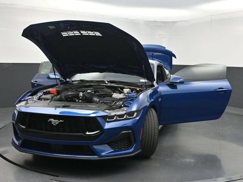 Used 2024 Ford Mustang GT Premium RWD image 39