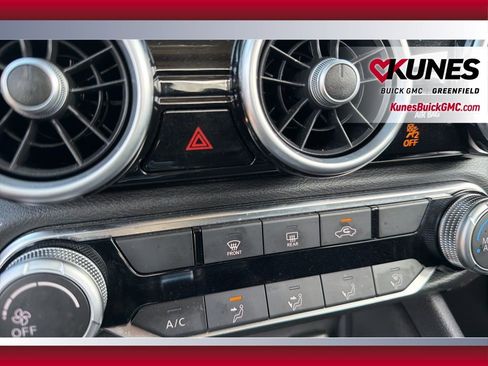 Used 2024 Nissan Sentra SV FWD image 26