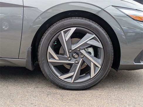 Used 2025 Hyundai Elantra Sport image 7