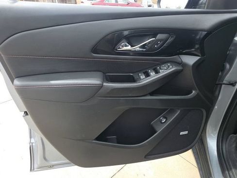 Used 2023 Chevrolet Traverse RS AWD/4WD image 17