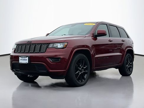Used 2018 Jeep Grand Cherokee Altitude image 14
