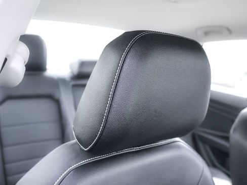 Certified 2023 Volkswagen Jetta SE FWD image 31