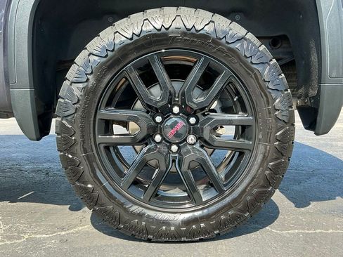 Used 2023 GMC Sierra 1500 Elevation w/ X31 Off-Road Package AWD/4WD image 9