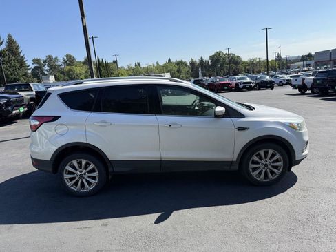 Used 2017 Ford Escape Titanium AWD/4WD image 6