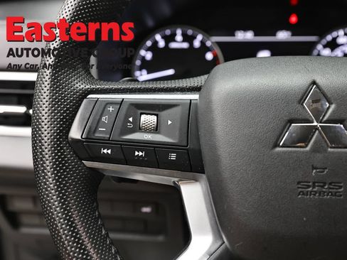 Used 2025 Mitsubishi Outlander SE AWD/4WD image 15