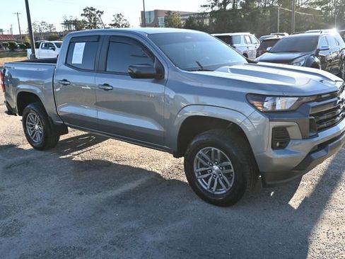 Used 2024 Chevrolet Colorado LT w/ LT Convenience Package II image 7