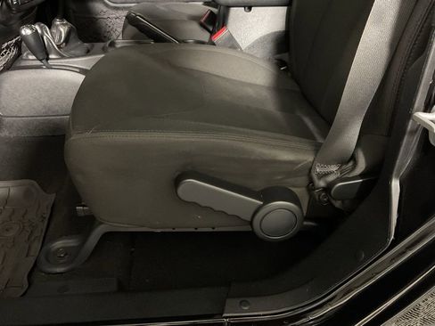 Used 2016 Jeep Wrangler Unlimited Sport image 18