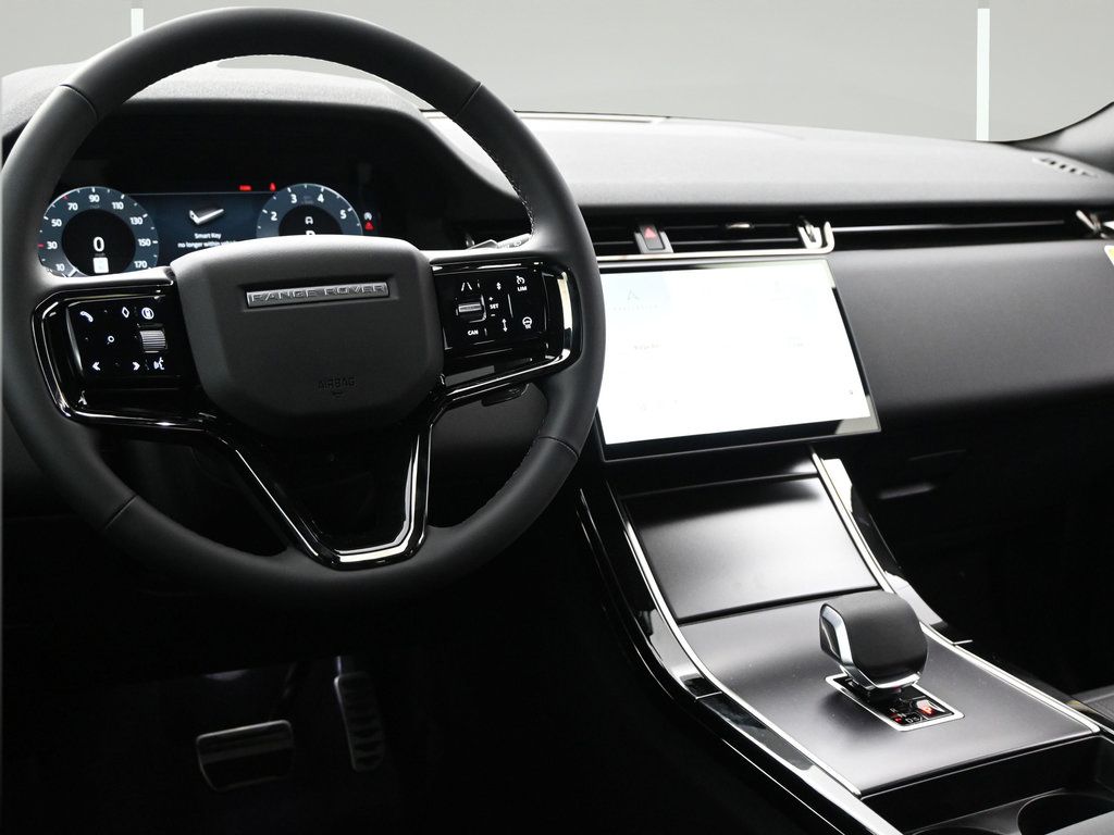 Used 2026 Land Rover Range Rover Evoque Dynamic SE AWD/4WD image 7