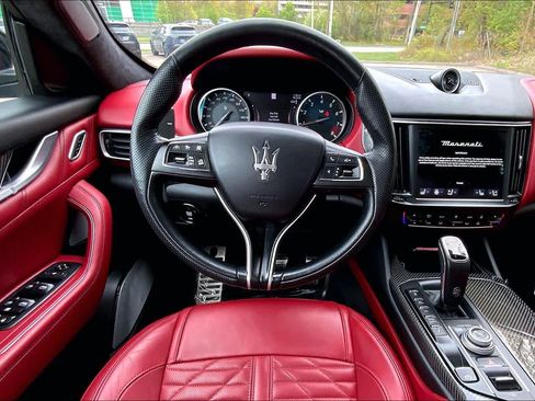 Used 2021 Maserati Levante Trofeo AWD/4WD image 6