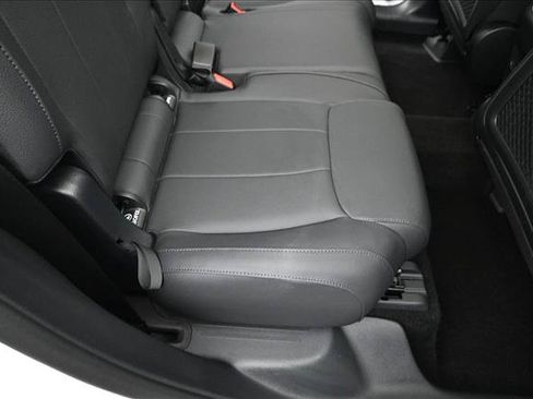 Certified 2026 Mercedes-Benz GLB 250 4MATIC image 27