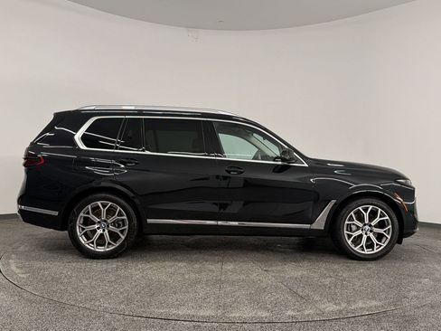 Used 2025 BMW X7 xDrive40i w/ Premium Package AWD/4WD image 7