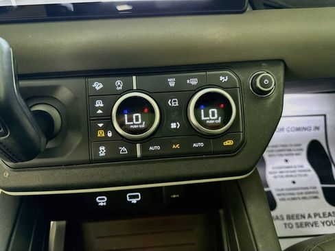 Used 2023 Land Rover Defender 110 SE AWD/4WD image 16