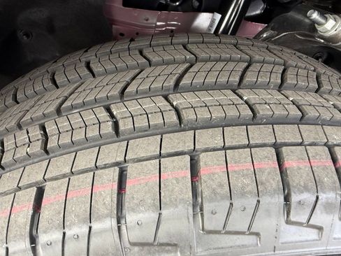 New 2025 Jeep Grand Cherokee Altitude image 28