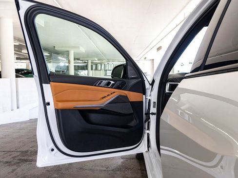 Used 2024 BMW X5 M60i image 16