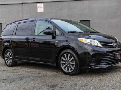 Used 2018 Toyota Sienna LE