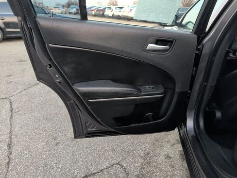 Used 2020 Dodge Charger SXT w/ Leather Interior Group image 17