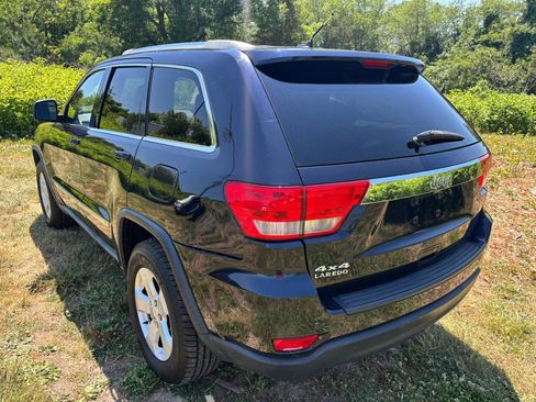 Used 2011 Jeep Grand Cherokee Laredo AWD/4WD image 7
