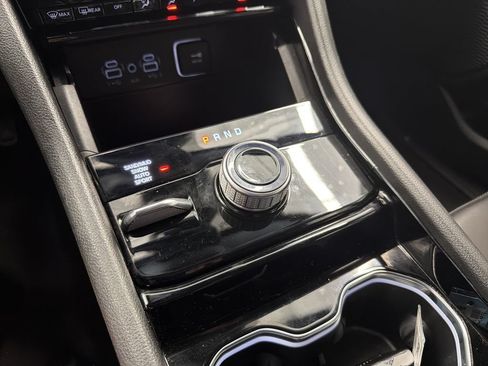 Certified 2023 Jeep Grand Cherokee Limited AWD/4WD image 32