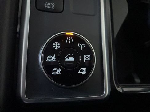 Used 2023 Nissan Pathfinder SV image 12