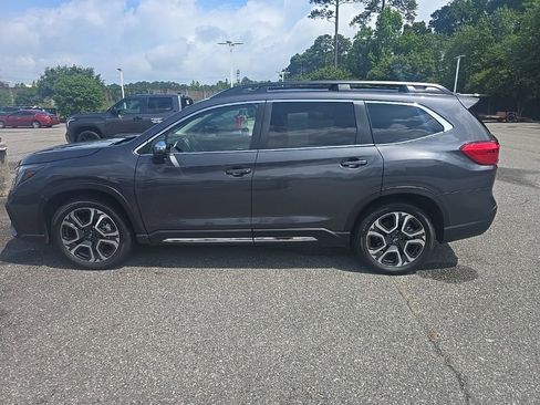 Used 2023 Subaru Ascent Limited w/ Technology Package AWD/4WD image 8