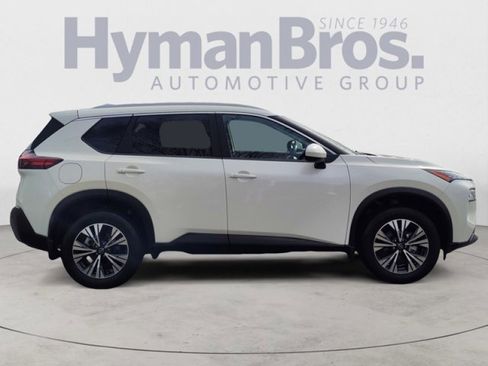 Used 2023 Nissan Rogue SV w/ SV Premium B Package image 2