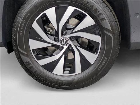 New 2025 Volkswagen Tiguan S image 8