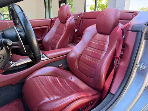 Used 2010 Ferrari California RWD image 33