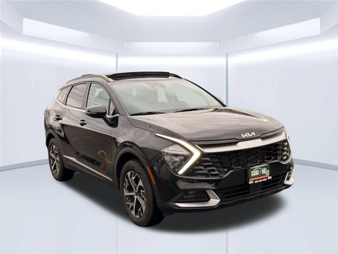 Used 2023 Kia Sportage EX AWD/4WD image 2