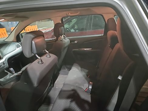 Used 2018 Dodge Journey SE w/ Mopar All Weather Group image 9